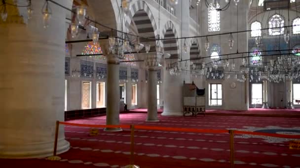 1580年から1587年にかけて イスタンブール イスタンブールのミマール シナンによって建てられたアリ パシャ コンプレックスの一部であるキリル パシャ モスク 2019年7月25日 — ストック動画