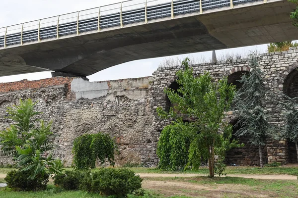 Ruiny starożytnych murów Galata w Stambule — Zdjęcie stockowe