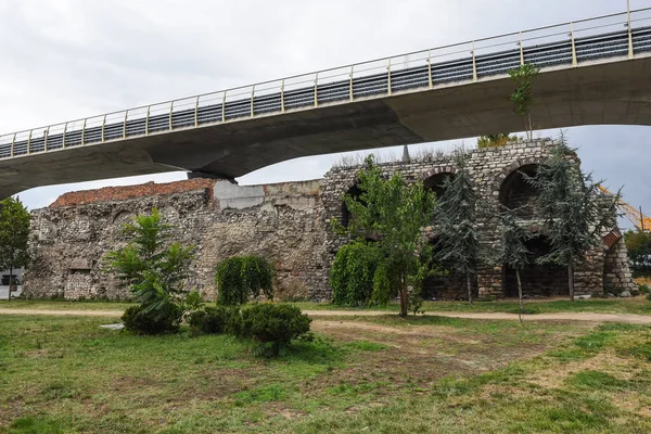 Руины древних Галатских стен Стамбула — стоковое фото