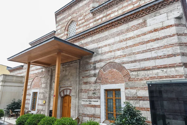 Außenansicht des kilic ali pasha hamam in Istanbul — Stockfoto