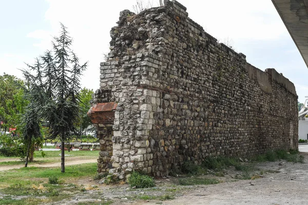 Ruiny starożytnych murów Galata w Stambule — Zdjęcie stockowe