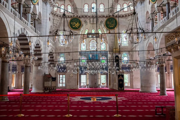 伊斯坦布尔基利奇·阿里·帕沙清真寺的内部景观 — 图库照片