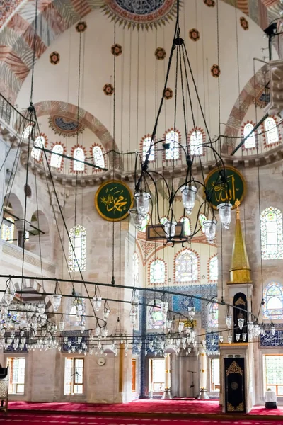 Innvendig visning av Kilic Ali Pasha-moskeen i Istanbul – stockfoto