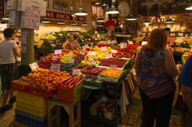 Seattle pike yer kamu market bakkaliye standı
