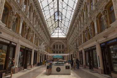 Odessa 'da cam kaplı alışveriş geçidi