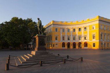 Duke Richelieu heykeli ile Odessa Potemkin merdiven