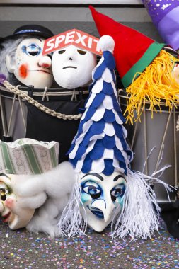 Basel Karnavalı 2019 Renkli maskeler ve davullar