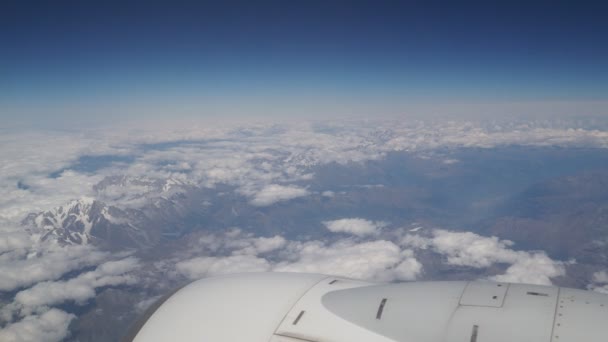 Πετώντας Πάνω Από Σύννεφα Και Βουνά Στην Ισπανία Χωρίς Ήχο — Αρχείο Βίντεο