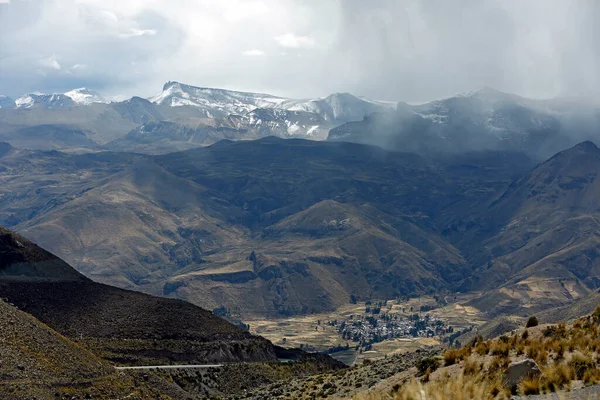 Vue Sur Chivay Vallée Colca Avec Les Andes Arrière Plan — Photo