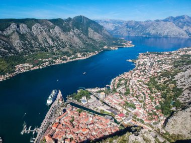Drone 'dan Kotor Bay görünümü