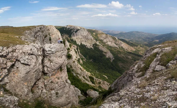 바위투성이 의산 꼭대기 풍경 — 스톡 사진