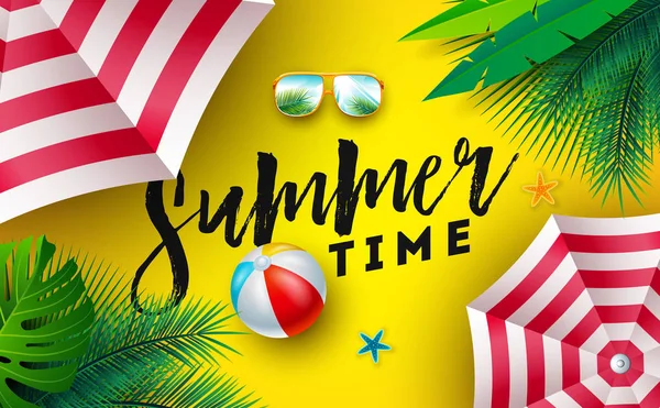 Summer Time Illustration with Sunshade, Beach Ball and Sunglasses on Sun Yellow Background. Design de feriado tropical vetorial com folhas de palma exóticas e carta de tipografia para banner, panfleto, convite — Vetor de Stock