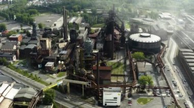  Sanayi kompleksi turistik yer ostrava vitkovice dönüştü , Bu klip iki farklı derecelendirme mevcuttur, 10bit renk veya dji renk lut . 1828-1998 yılları arasında kömürün maden ve domuz demiri üretildiği Ostrava