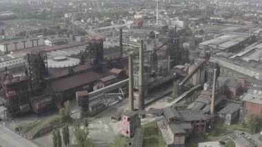  Sanayi kompleksi turistik yer ostrava vitkovice dönüştü , Bu klip iki farklı derecelendirme mevcuttur, 10bit renk veya dji renk lut . 1828-1998 yılları arasında kömürün maden ve domuz demiri üretildiği Ostrava