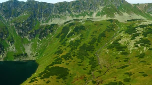Údolí pěti jezer v pohoří Tatra, Polsko, tento klip je k dispozici ve dvou různých odstuptech, 10bitová barva nebo DJI barevný Lút 