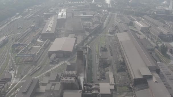 チェコ共和国の製鉄工場の航空映像は このクリップは 2つの異なるグレーディング 10ビット色またはDji色のLutで利用可能です — ストック動画