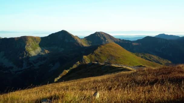 Blick Auf Hohe Berge Der Tatra — Stockvideo