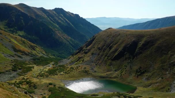 Blick Auf Hohe Berge Mit See Der Tatra — Stockvideo