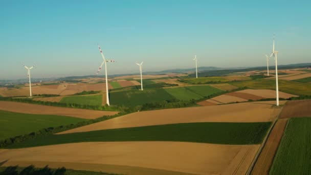 Letecký Pohled Větrné Turbíny Farmy Zemědělská Pole Rakousko Farmy Větrná — Stock video