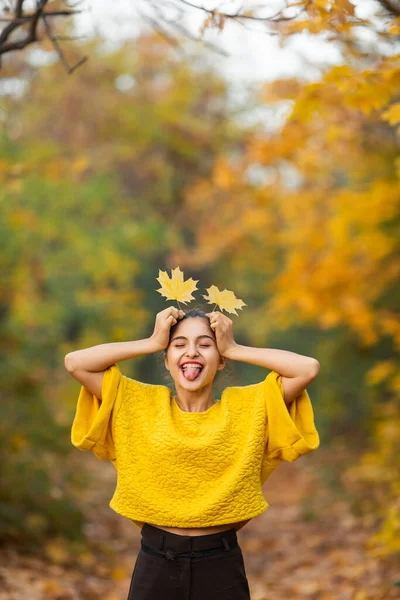 Cheerful Woman Portrait Autumn Maple Leaves Park — Stock Photo, Image