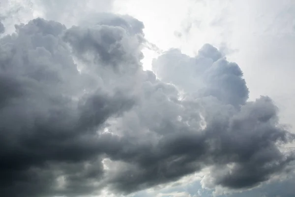 Felhős Sűrű Szürke Felhőkkel Közeleg Vihar — Stock Fotó