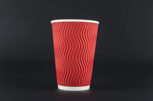 黑色背景下的红色咖啡杯 — 图库照片