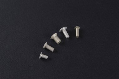 metal için farklı perçin