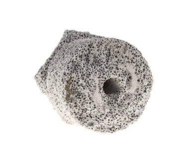 Beyaz arka plan üzerinde izole köpük blok parçası