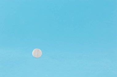 mavi arkaplanda haplar