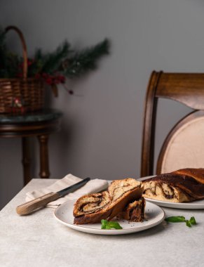 çikolatalı börek ekmek rustik tarzı ev yapımı kahvaltı