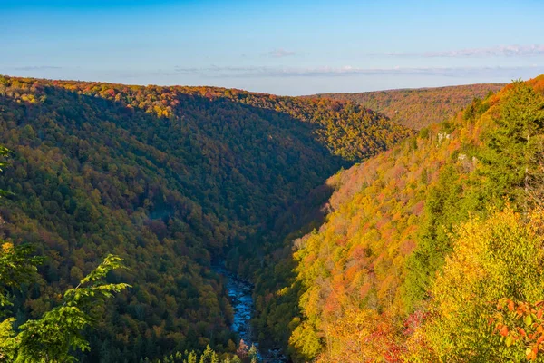 Виходять Блекуотер Falls State Park Західна Вірджинія — стокове фото