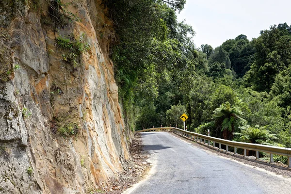 Einsame Malerische Autobahn Durch Ackerland Taranaki Neuseeland — Stockfoto