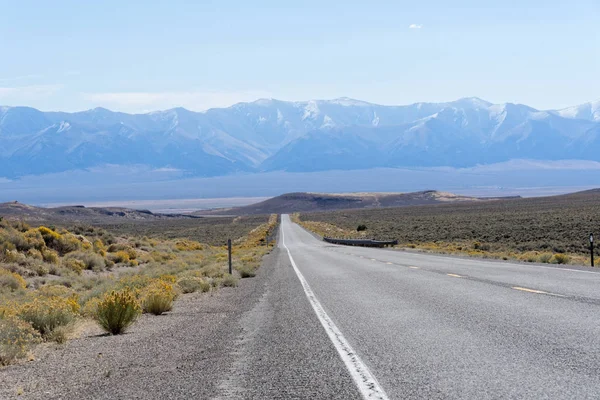 Aussicht Auf Eine Endlose Strecke Der Straße Entlang Uns Nevada — Stockfoto