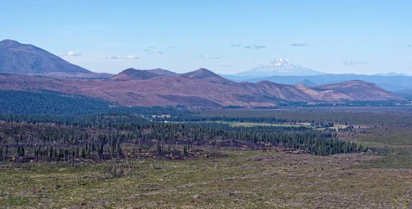 Şapka Creek RIM doğal bakış açısı Lassen volkanik National Park yakınındaki