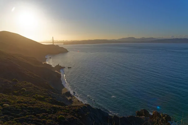 ゴールデン ゲート レクリエーション エリアからサンフランシスコ湾の日の出 — ストック写真