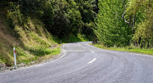 Einsame Malerische Autobahn Durch Ackerland Taranaki Neuseeland — Stockfoto