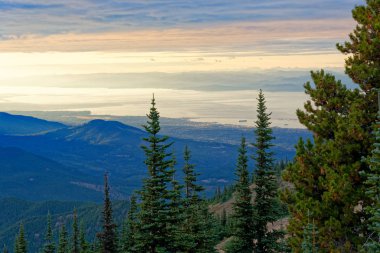 Olimpiyat Dağları Olimpik Milli Parkı, Washington arkasında güneş ayarı