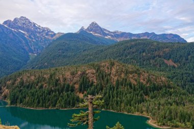 North Cascades Milli Parkı, Washington'da Diablo Gölü