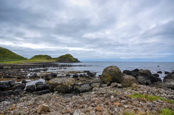 北アイルランド沿岸の岩 — ストック写真
