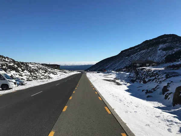 Bruce Road στο βουνό Ruapehu περιβάλλεται από χιόνι — Φωτογραφία Αρχείου