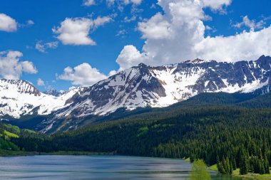 Alabalık Gölü yakınlarındaki dağlar, Colorado