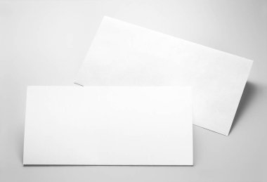 Boş ileti örneği: katlanmış antet ve zarf