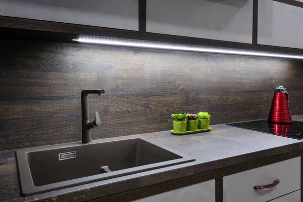 Luxe moderne bkrown keuken — Stockfoto