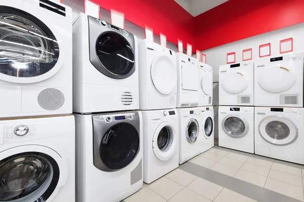 Washing mashines in appliance store — Stock Photo, Image