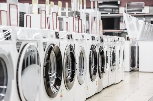 Waschmaschinen im Gerätehaus — Stockfoto
