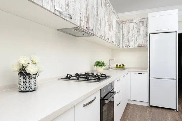 Moderne Weiße Küche Gasherd Mit Elektroherd Sauberes Design — Stockfoto