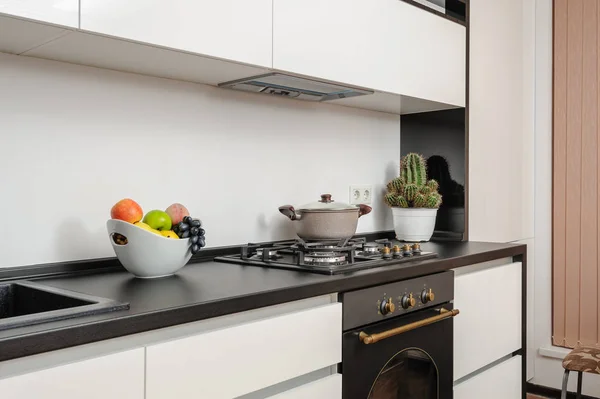 Classic black and white kitchen — Stock Photo, Image