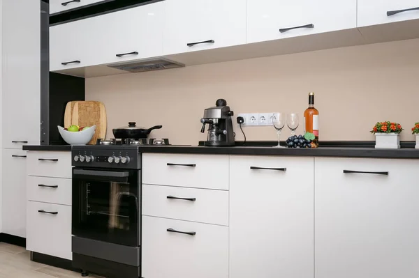 Dapur hitam dan putih modern — Stok Foto