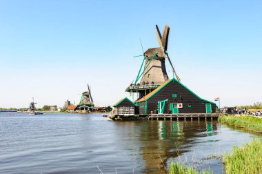 Zaanse schans, Hollanda 'da geleneksel yel değirmenleri