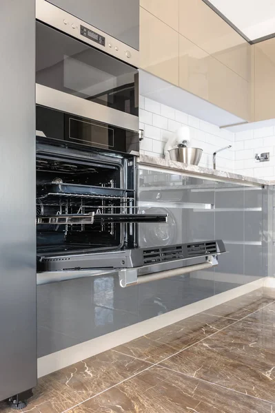 Luxury modern white, beige and grey kitchen interior — Stock Photo, Image